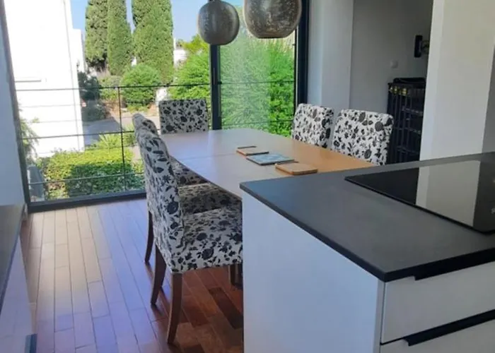 6 Personnes Au Calme *